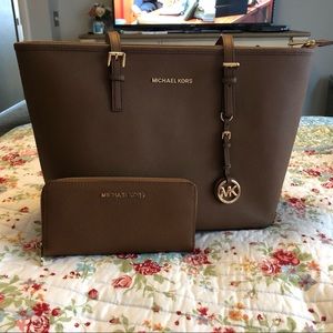 Michael Kors tote with matching wallet